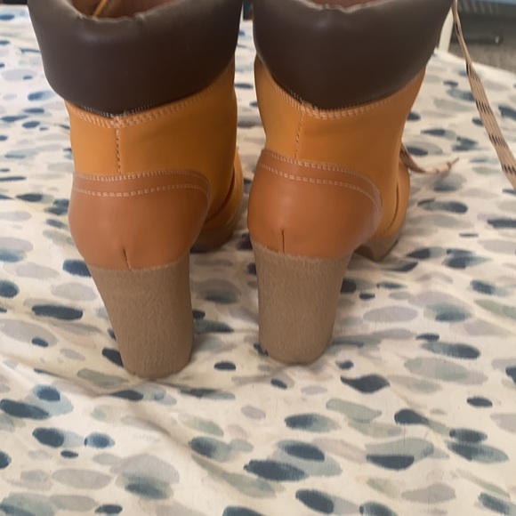 Boots - Picture 3 of 3